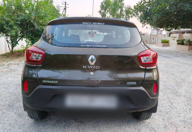 https://images10.gaadi.com/usedcar_image/4512637/original/2bfc7503-8dfc-4d37-82d3-b7d5382e05d7.?imwidth=6402