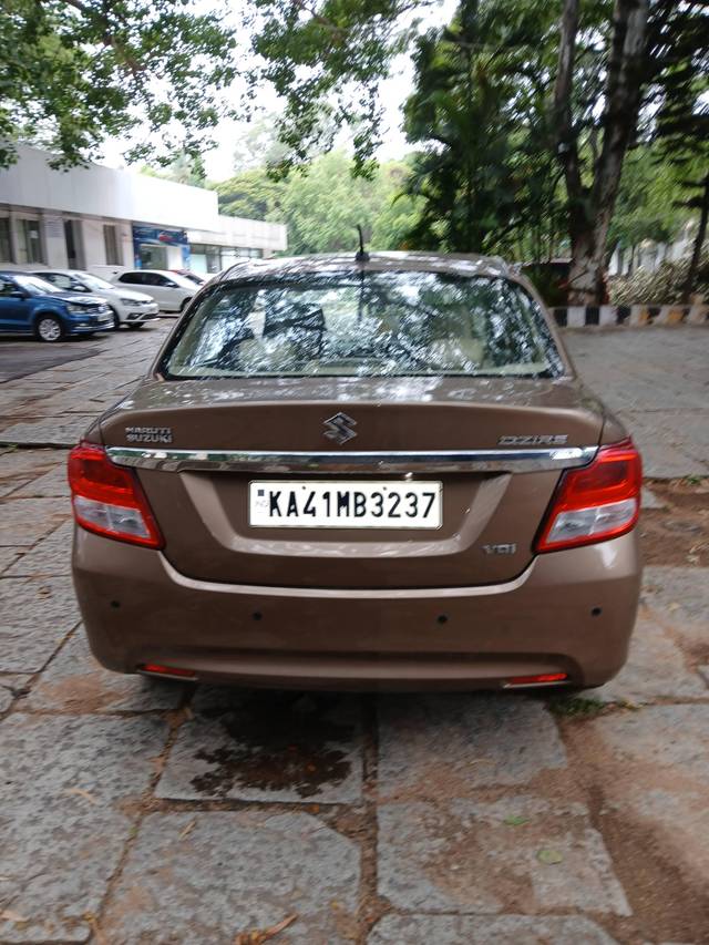 https://images10.gaadi.com/usedcar_image/4512682/original/processed_a8fbe603-a330-4927-940d-8980fb2dc1d7.jpg?imwidth=6401