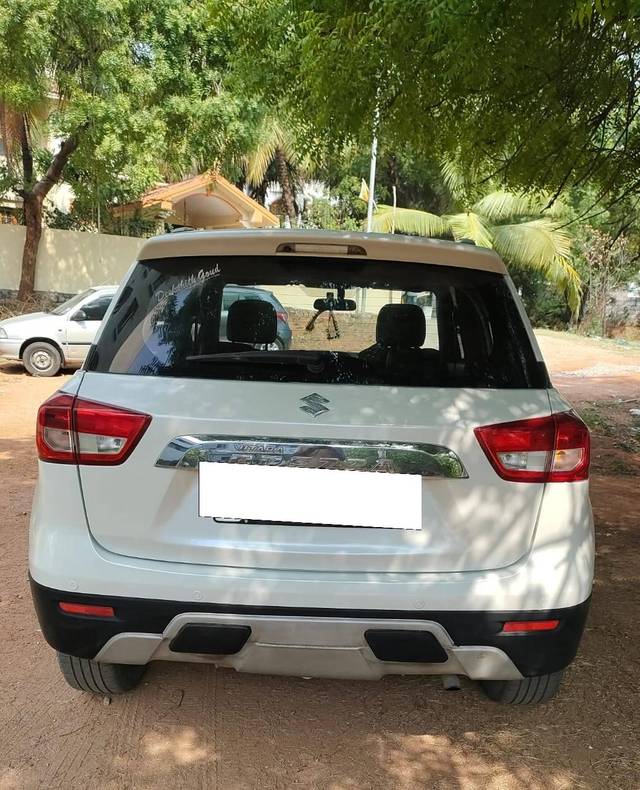 https://images10.gaadi.com/usedcar_image/4512686/original/processed_735bf2ec4e7c8d13f90344dd0e4ebd17.jpg?imwidth=6402