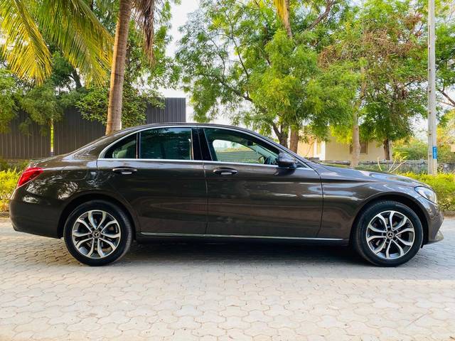https://images10.gaadi.com/usedcar_image/4512696/original/ecf3e14229c3daccba0bb6031f029b2c.jpg?imwidth=6401