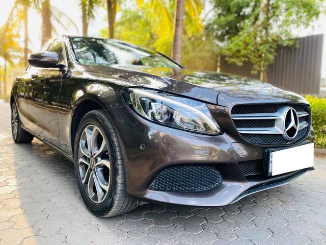 https://images10.gaadi.com/usedcar_image/4512696/original/processed_a6d32616e7ff151d631c981f23ee500d.jpg?imwidth=6400