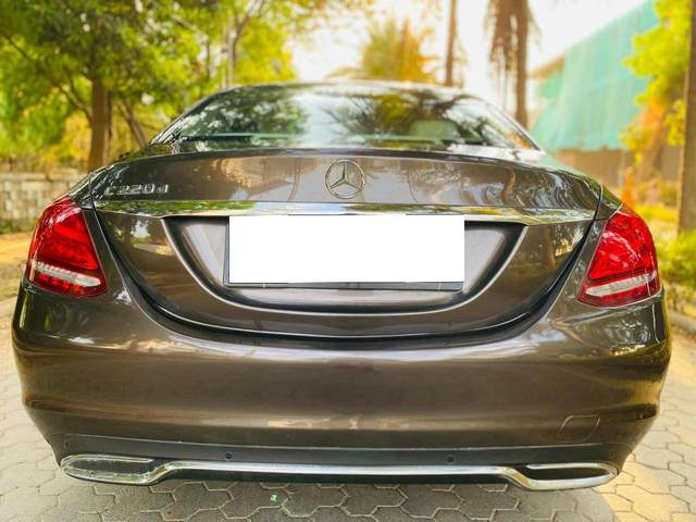 https://images10.gaadi.com/usedcar_image/4512696/original/processed_ebbf7c77449362f9337783a59bfbcd76.jpg?imwidth=6402