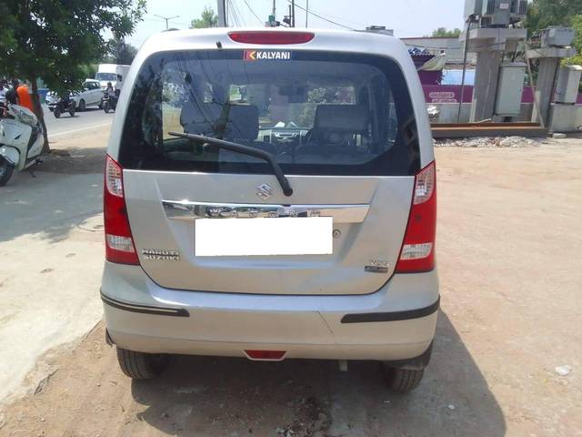 https://images10.gaadi.com/usedcar_image/4512698/original/processed_7e26d89437922615ac404a07b1a5d350.jpg?imwidth=6402