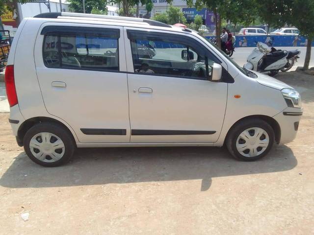 https://images10.gaadi.com/usedcar_image/4512698/original/processed_c54273b68f6e7ee621bdf96e9372a3a0.jpg?imwidth=6401