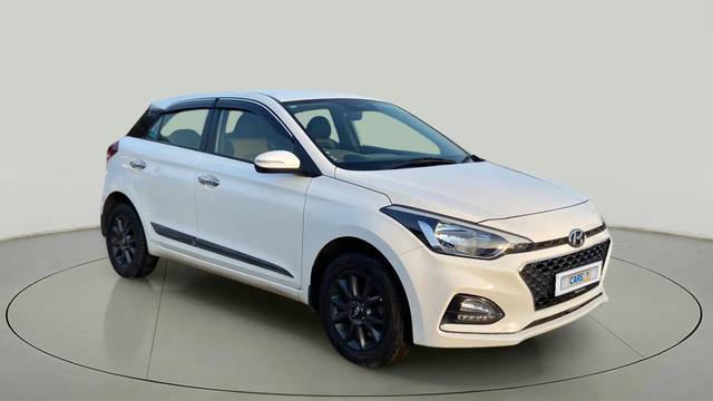 https://images10.gaadi.com/usedcar_image/4512699/original/c65b5161819510d00c8b89b0a03e3c5d.jpg?imwidth=6400
