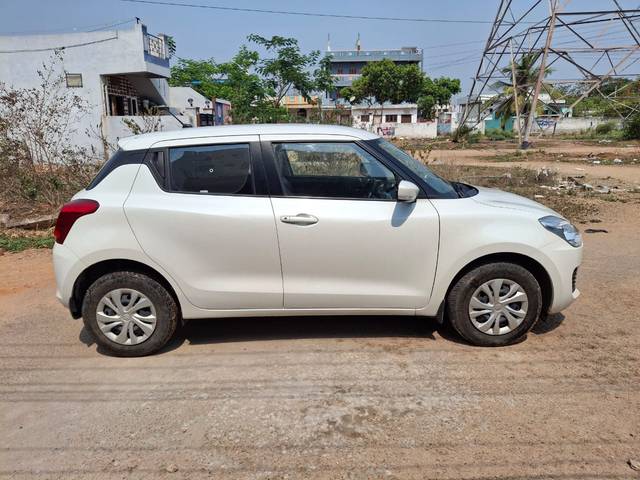 https://images10.gaadi.com/usedcar_image/4512700/original/1fea85a9a2e74a76e4713be6ac82dabc.jpg?imwidth=6401