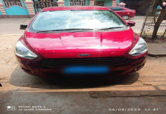 https://images10.gaadi.com/usedcar_image/4512706/original/c7e68dfd-2c2c-49e3-8ad2-bb5b95315f9a.?imwidth=6400
