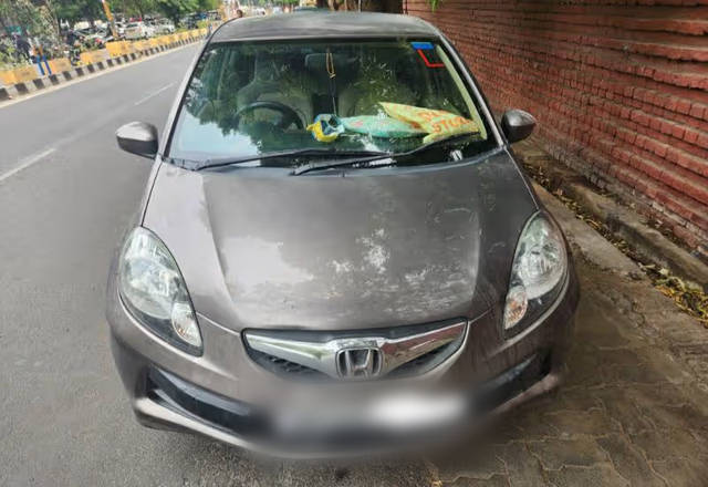 https://images10.gaadi.com/usedcar_image/4512709/original/7c29f822-08cc-4731-a392-38f99e4f1442.?imwidth=6400