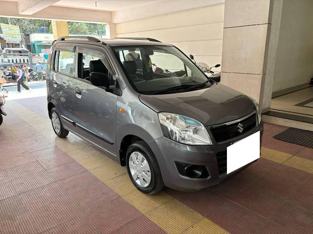 https://images10.gaadi.com/usedcar_image/4512721/original/processed_0efaa8e209c50354553ca056617cbb29.jpg?imwidth=6400