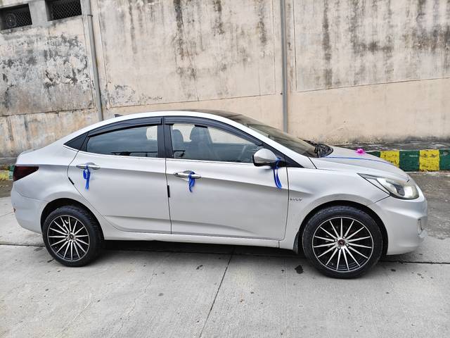https://images10.gaadi.com/usedcar_image/4512724/original/184dd2fdade8e5048ffbbeedf62c6a64.jpg?imwidth=6401