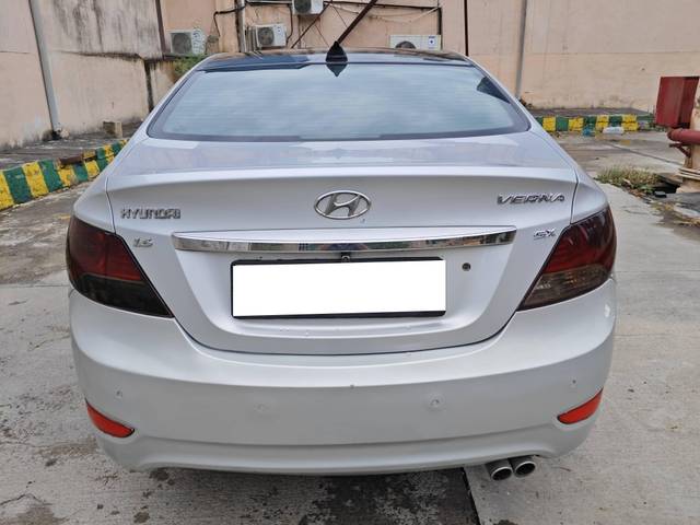 https://images10.gaadi.com/usedcar_image/4512724/original/processed_e5d43f053f20e76ba63248b9a2fee485.jpg?imwidth=6402