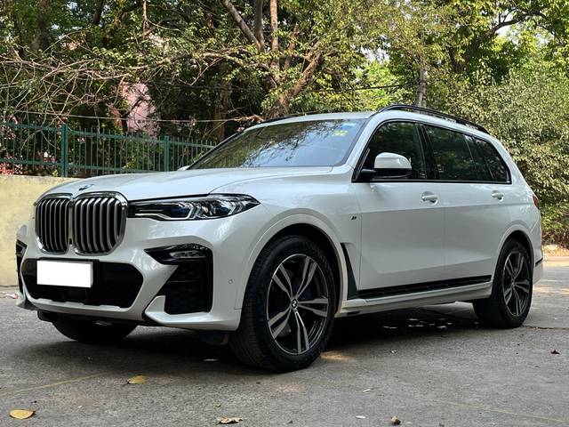 https://images10.gaadi.com/usedcar_image/4512727/original/processed_c410b0e3da2eecc19136dae8ea01aacf.jpg?imwidth=6400