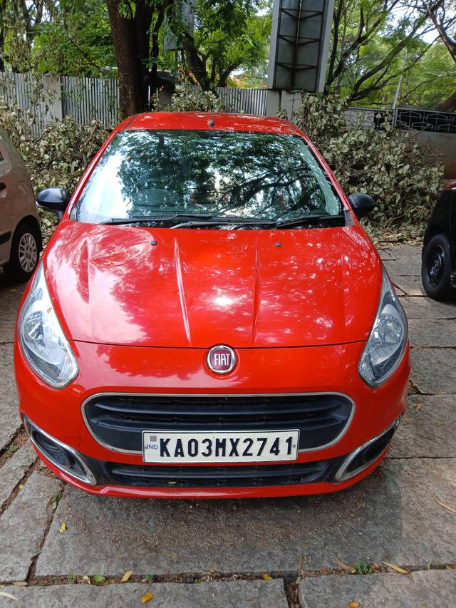 https://images10.gaadi.com/usedcar_image/4512729/original/processed_11c66a80-e585-4d81-bd77-0c8798ec438d.jpg?imwidth=6400