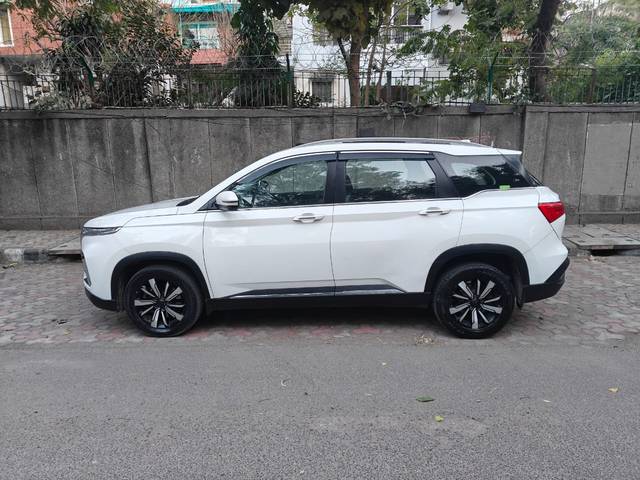 https://images10.gaadi.com/usedcar_image/4512733/original/a02b585a87b1ebd7af782a1ac984efc6.jpg?imwidth=6402