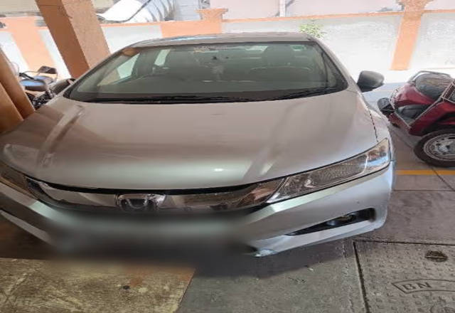 https://images10.gaadi.com/usedcar_image/4512735/original/c8be87bc-9159-45f4-845d-a30ee0c3ed44.?imwidth=6400