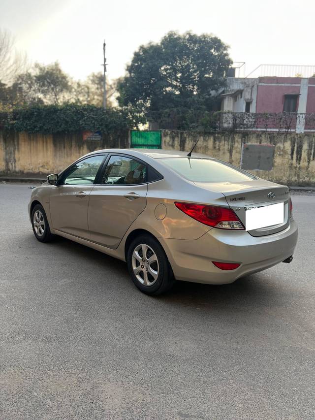 https://images10.gaadi.com/usedcar_image/4512736/original/processed_3cc0be5b58df9444992d4763cd9aafce.jpeg?imwidth=6402