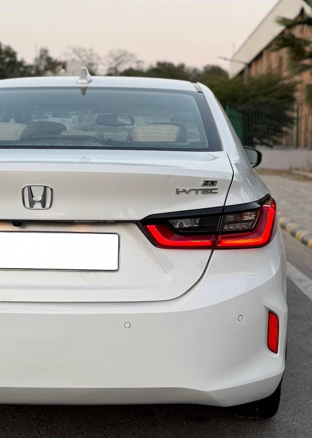 https://images10.gaadi.com/usedcar_image/4512748/original/processed_0105491f980f3833bcca3a920751985d.jpeg?imwidth=6402