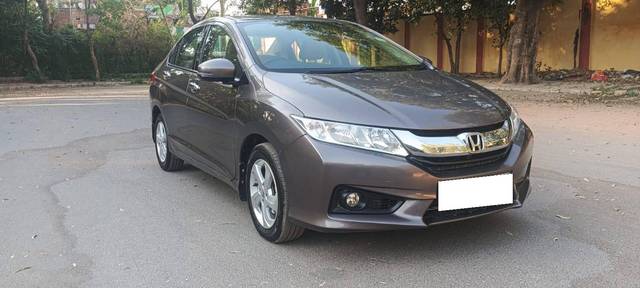 https://images10.gaadi.com/usedcar_image/4512756/original/processed_00423773d46f81fe1bf0b35bb052719e.jpeg?imwidth=6400