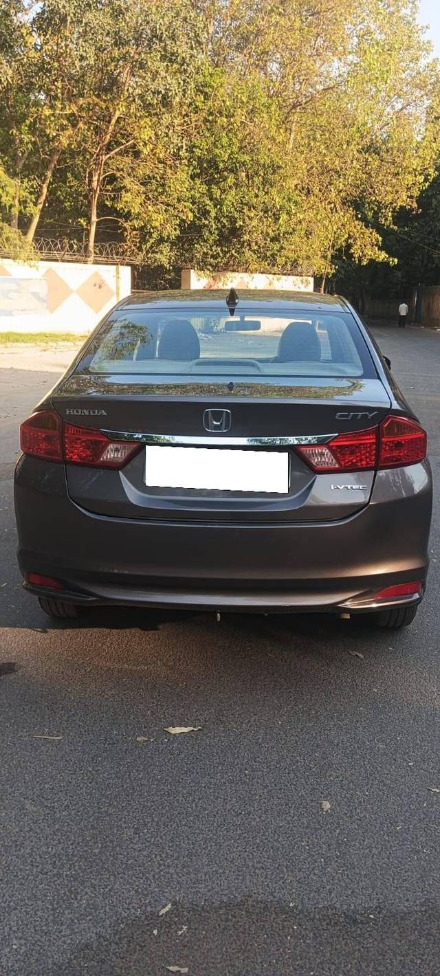 https://images10.gaadi.com/usedcar_image/4512756/original/processed_f8d1719f3c8117296c6406cb3f86f11a.jpeg?imwidth=6402