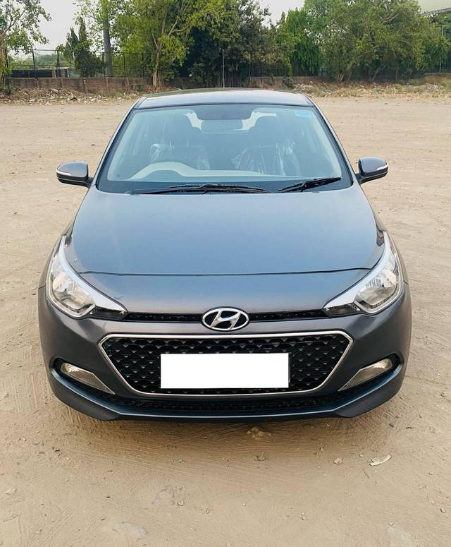 https://images10.gaadi.com/usedcar_image/4512758/original/processed_35e78236f36bc6323724bdecf2d09fac.jpg?imwidth=6400