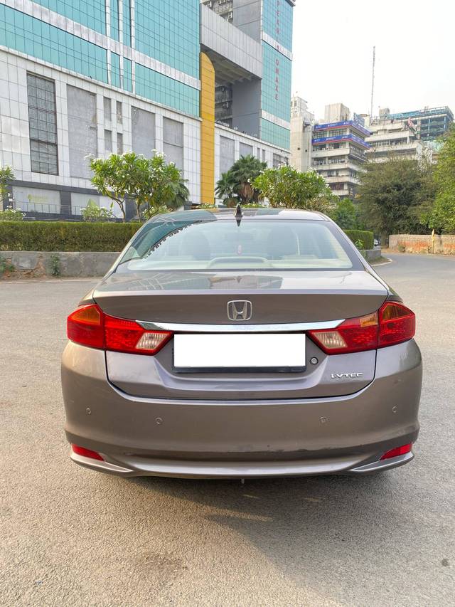 https://images10.gaadi.com/usedcar_image/4512763/original/processed_7c9b5ae19049e37db3ba080dc37d8a36.jpg?imwidth=6401