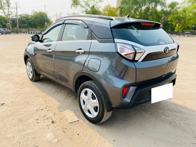 https://images10.gaadi.com/usedcar_image/4512765/original/processed_4035f67d0059a770a18cc4d8a7b98396.jpg?imwidth=6402
