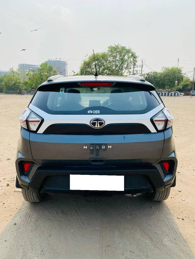 https://images10.gaadi.com/usedcar_image/4512765/original/processed_ebbe69940292bc31560c8296f252b1e0.jpg?imwidth=6401