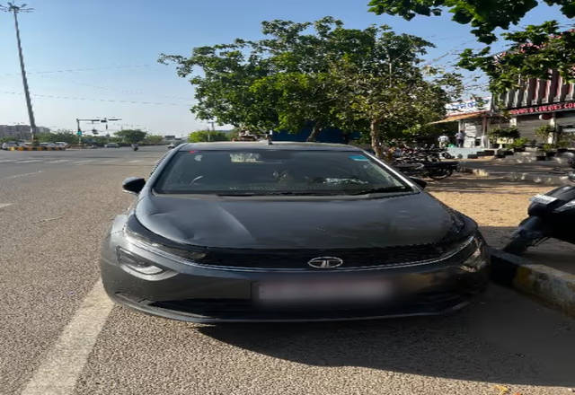 https://images10.gaadi.com/usedcar_image/4512766/original/ee11b8bd-9887-4070-a470-137c8bad2c30.?imwidth=6400
