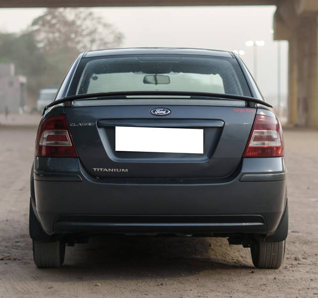 https://images10.gaadi.com/usedcar_image/4512777/original/processed_02973218f93c264c5c9108378944bd85.jpg?imwidth=6402