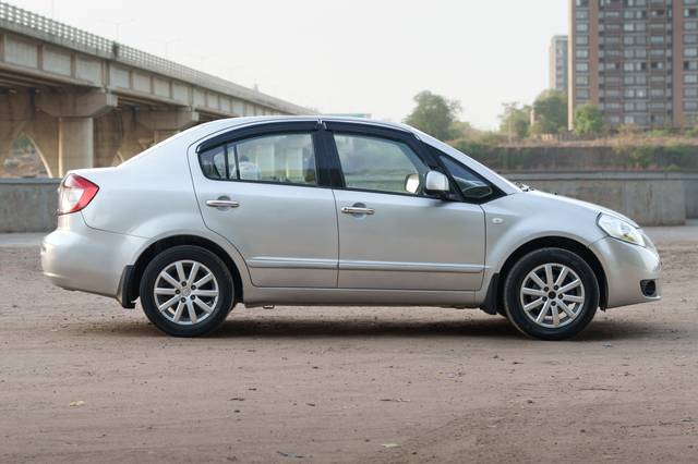 https://images10.gaadi.com/usedcar_image/4512780/original/d590bda8c42ddd6d8414196b319f1f5e.jpg?imwidth=6401
