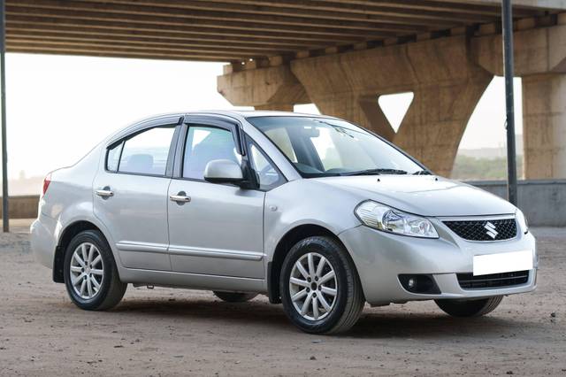 https://images10.gaadi.com/usedcar_image/4512780/original/processed_33dce2d617b2328f4581da4e4567f537.jpg?imwidth=6400