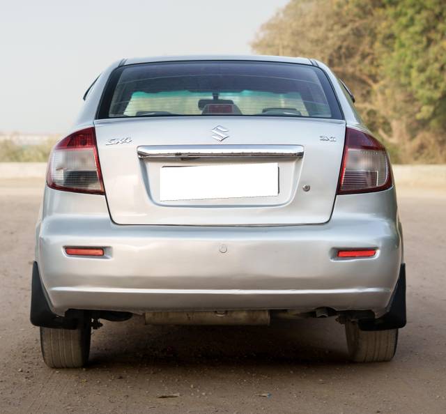 https://images10.gaadi.com/usedcar_image/4512780/original/processed_f49df074db90a0d191de9d2a3df7b070.jpg?imwidth=6402