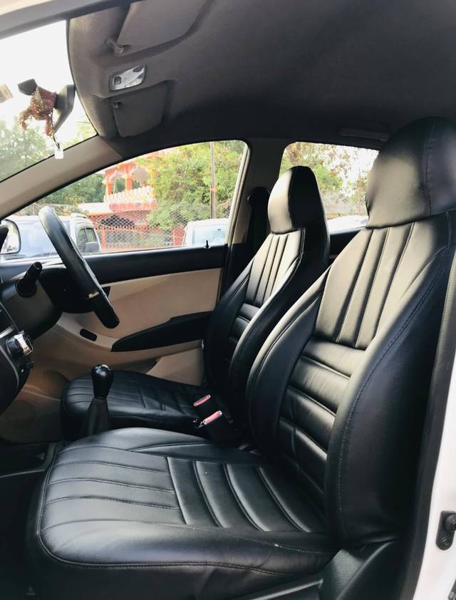 https://images10.gaadi.com/usedcar_image/4512784/original/c9ac6ded0d87a24729d759e3ab5a82ac.jpg?imwidth=6402