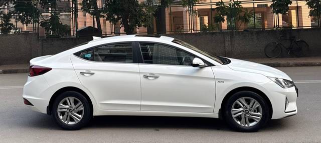 https://images10.gaadi.com/usedcar_image/4512816/original/processed_1b0d7c9e25cd4ded50ca5333b7a99dd4.jpeg?imwidth=6401