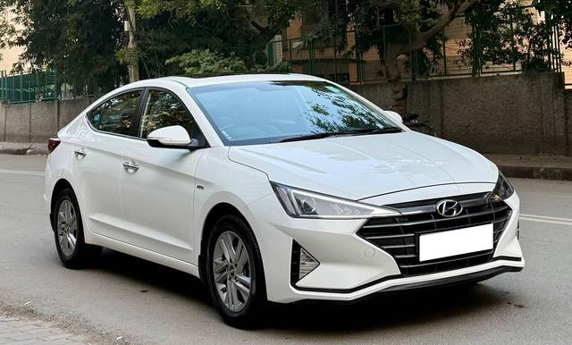 https://images10.gaadi.com/usedcar_image/4512816/original/processed_fd77d1ae793003e56bdb5466faa2aa2e.jpeg?imwidth=6400