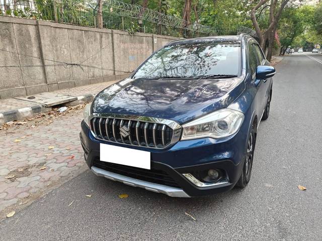 https://images10.gaadi.com/usedcar_image/4512840/original/processed_0ae0b88fe360beae50f3dddc8e5c4351.jpg?imwidth=6400