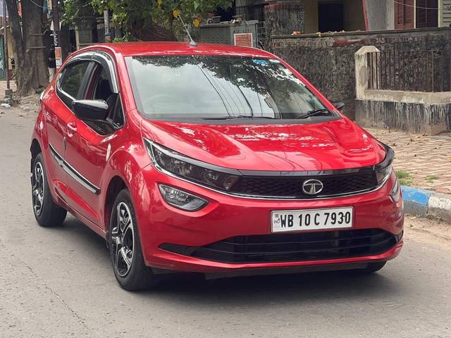 https://images10.gaadi.com/usedcar_image/4512841/original/processed_80e903b747feb0be08ce195388627cf9.jpg?imwidth=6400