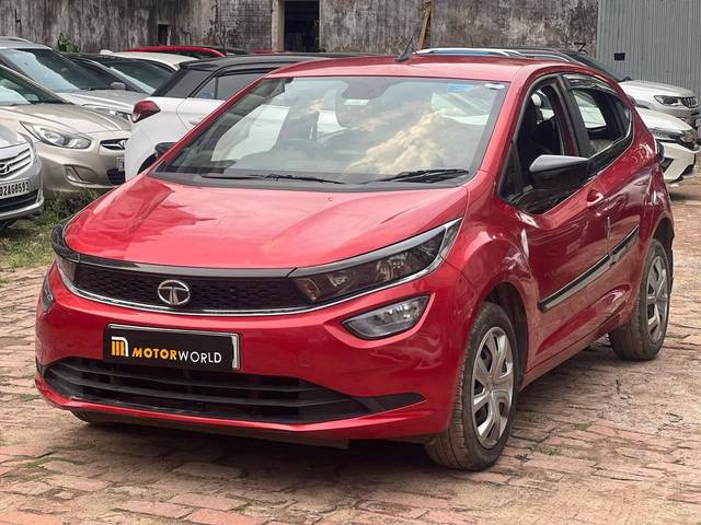 https://images10.gaadi.com/usedcar_image/4512841/original/processed_905166432a11137439574a8bd2a3c805.jpg?imwidth=6402