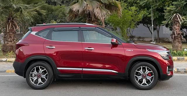 https://images10.gaadi.com/usedcar_image/4512844/original/processed_9b1658e2dcd1a659aa0d10e8b66a65a0.jpeg?imwidth=6401