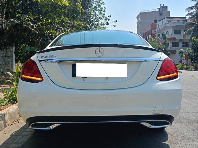 https://images10.gaadi.com/usedcar_image/4512847/original/processed_7715fa802ee98868ab2616afd61b0e36.jpeg?imwidth=6402