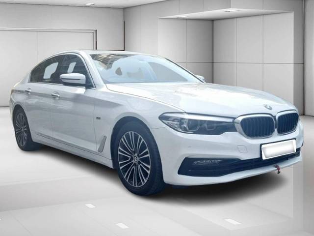 https://images10.gaadi.com/usedcar_image/4512852/original/processed_5ad6193a11272f5d59ace0410a71ee8d.jpeg?imwidth=6400