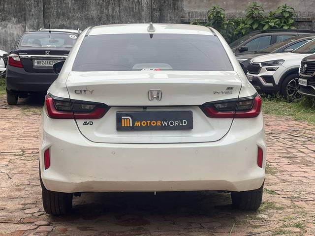 https://images10.gaadi.com/usedcar_image/4512853/original/processed_69e75da01bfe0bb5d3b775c659c9fa59.jpg?imwidth=6401