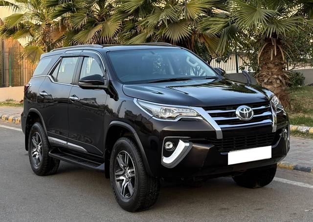 https://images10.gaadi.com/usedcar_image/4512854/original/processed_d1910a626addfc491615e037fbf1afec.jpeg?imwidth=6400