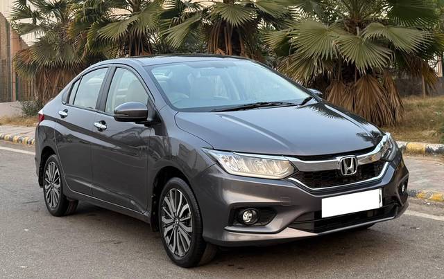 https://images10.gaadi.com/usedcar_image/4512878/original/processed_12cf7f7a8a4c7ca3df965a1bc1468c44.jpeg?imwidth=6400