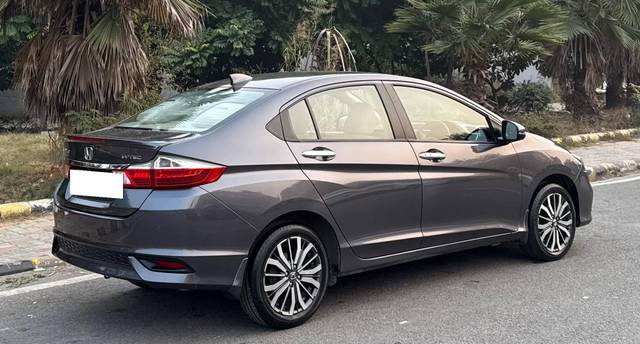 https://images10.gaadi.com/usedcar_image/4512878/original/processed_45b0df029160bc386e6045685a4b0416.jpeg?imwidth=6401