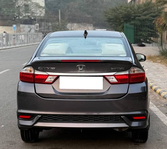 https://images10.gaadi.com/usedcar_image/4512878/original/processed_479c4651f17b33f5004405dbec5d576e.jpeg?imwidth=6402