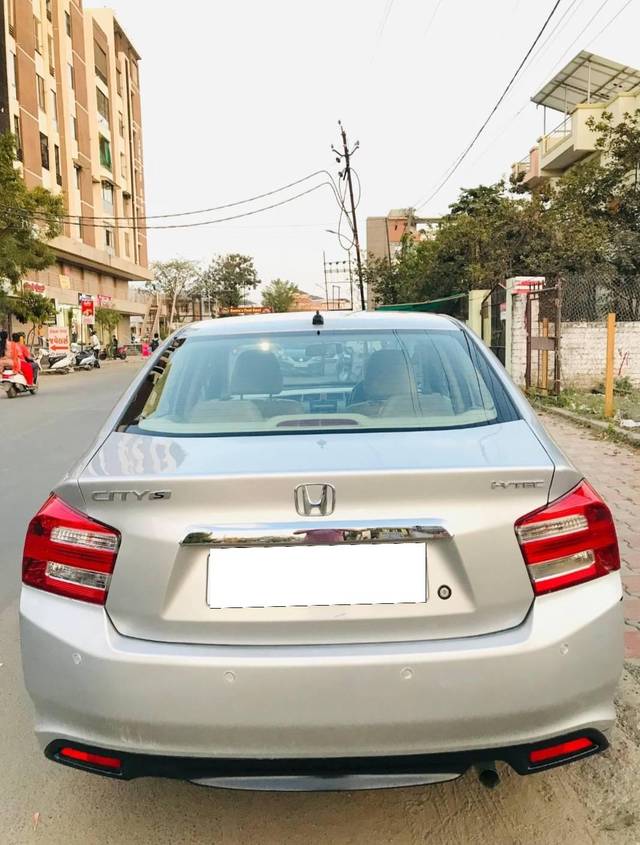 https://images10.gaadi.com/usedcar_image/4512885/original/processed_be235a96097ec59763492646d369a7a0.jpg?imwidth=6402
