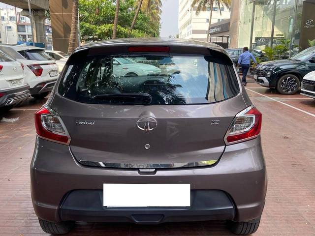 https://images10.gaadi.com/usedcar_image/4512886/original/processed_bc4f178c4b973ae33681013d25643901.jpg?imwidth=6401