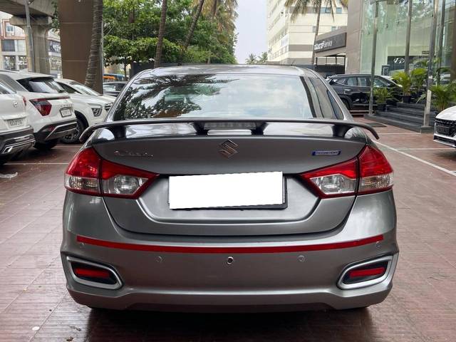 https://images10.gaadi.com/usedcar_image/4512891/original/processed_ffe5bebfd88e46b90b213d9a34bb91b0.jpg?imwidth=6401