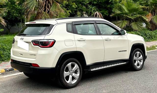 https://images10.gaadi.com/usedcar_image/4512896/original/processed_f32e57129fc27ee418010c17d5a2bbc0.jpeg?imwidth=6402
